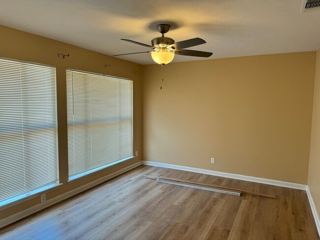 Photo - 1005 Vly Frg Dr