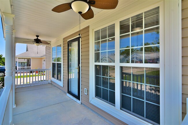 Photo - 321 Legend Oaks Dr