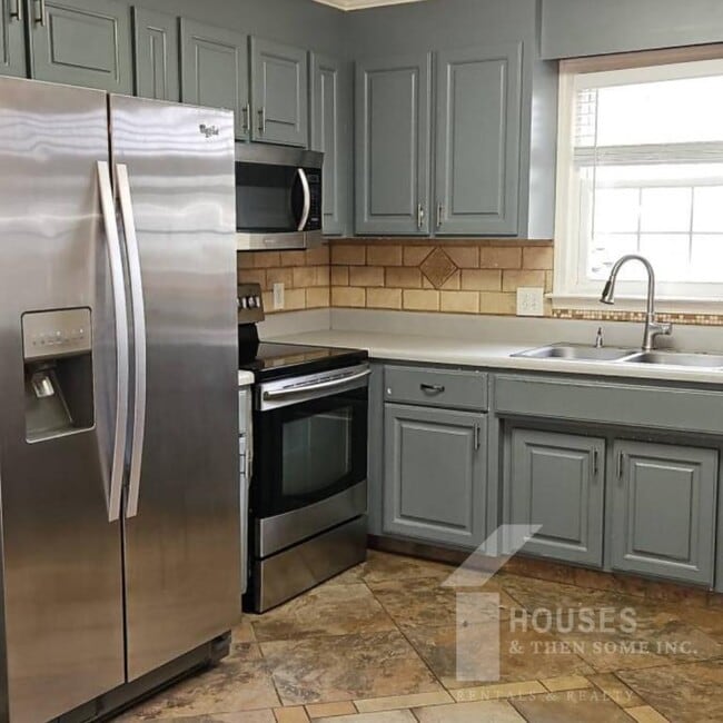 Photo - 423 Rollingwood Dr