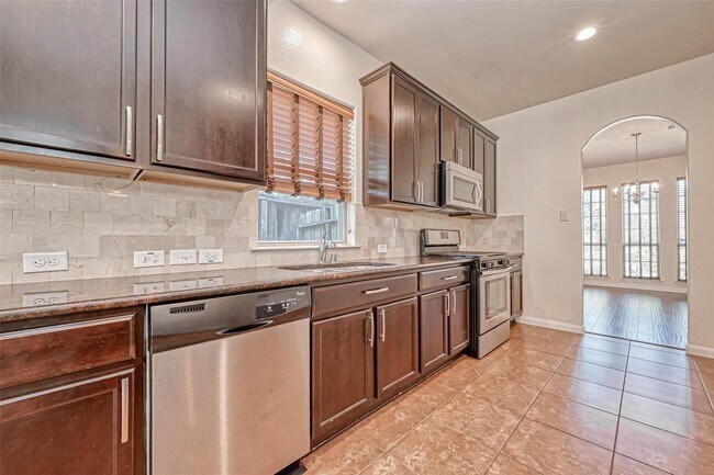 Photo - 20555 Bonds Creek Ln