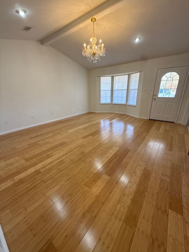 Photo - 1304 Ollie Dr