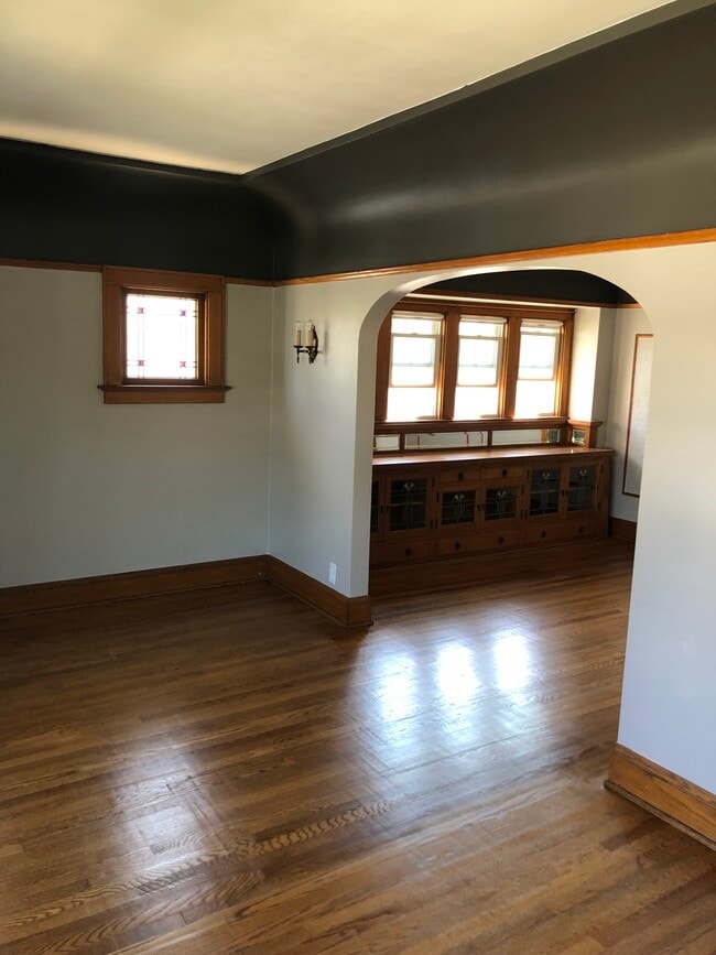 Photo - 529 N 59th St