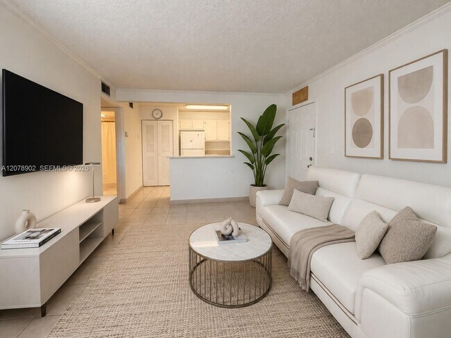 Building Photo - 351 Palm Way Unit 104