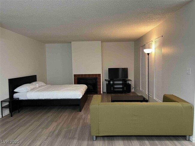 Photo - 4640 Koval Ln Townhome