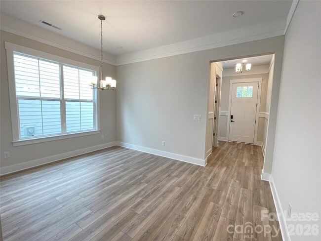 Photo - 1014 Parkes St