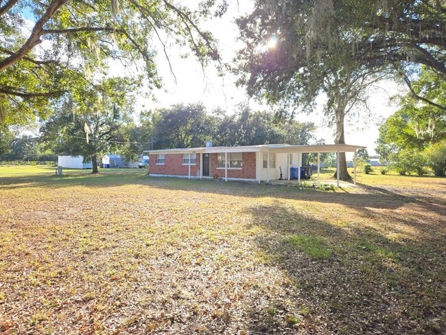 Photo - Spacious 3-Bed, 1-Bath Home on Quiet Road ...