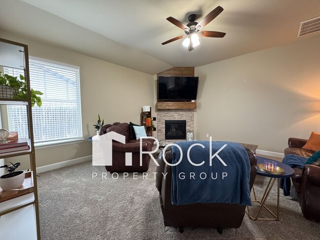 Photo - Beautiful 3 Bedroom Home with Study in Westmoore Area of OKC