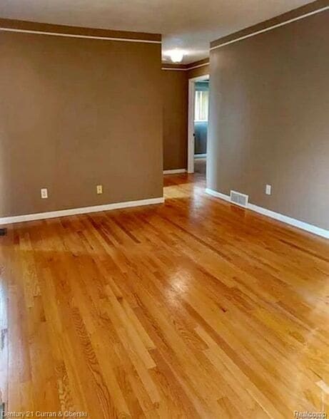 Photo - 32200 Fairchild St