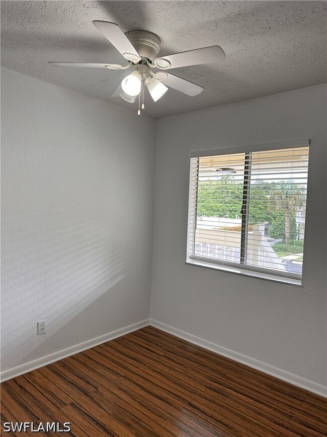 Photo - 4629 Bayshore Dr Unit J7