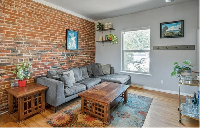 Photo - 418 Fox St