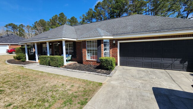 Great Home with two car garage!!!! - Great Home with two car garage!!!!