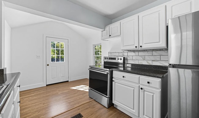 Photo - 867 E 12th Ave