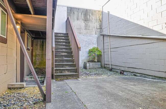 Photo - 121 N Wasson St