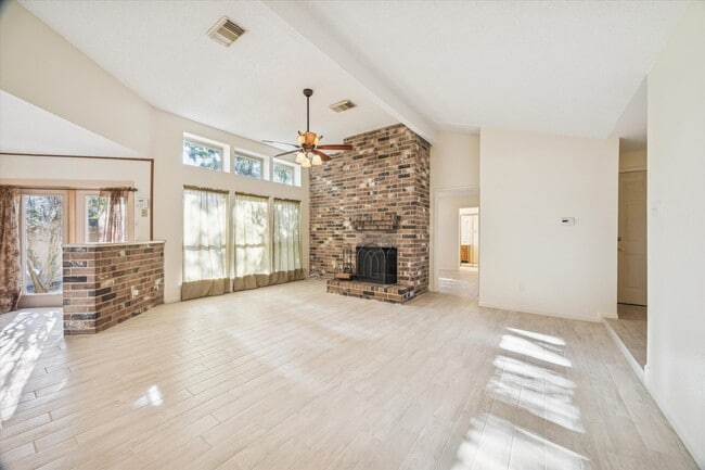 Photo - 1119 Downing Cir