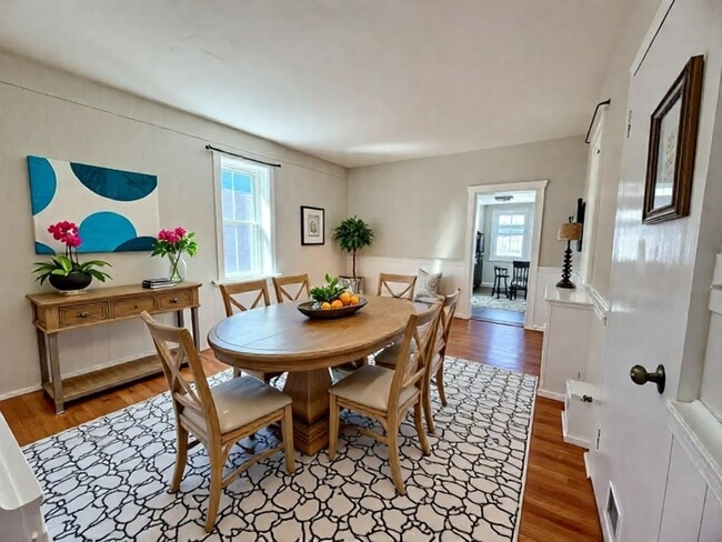 Photo - 3 Bedroom 1.5 Bathroom Available in Manheim!
