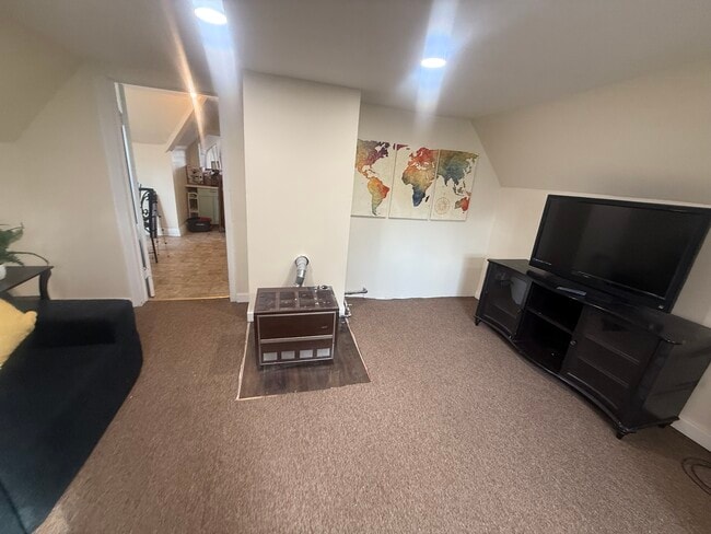 1222 Lenox Ave Unidad Furnished Skyview