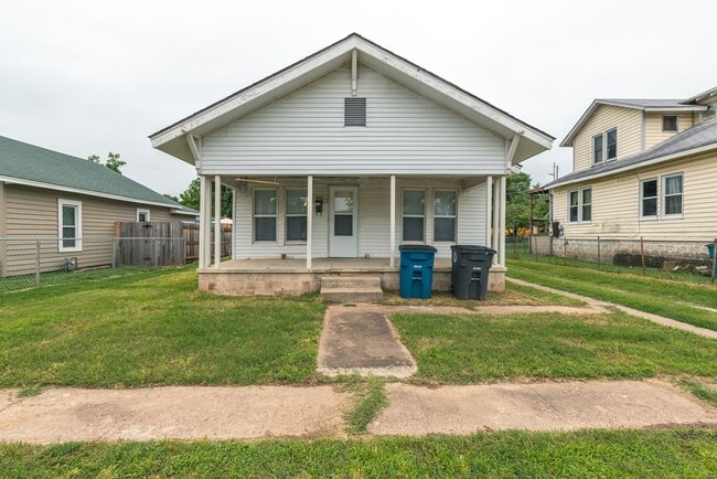 Photo - Beautiful 2 Bed 1 Bath in Quiet Area