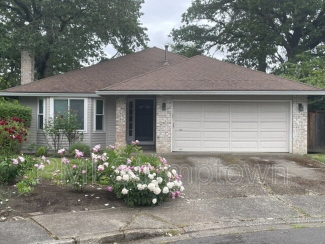Building Photo - 14745 SW Surrey Ct
