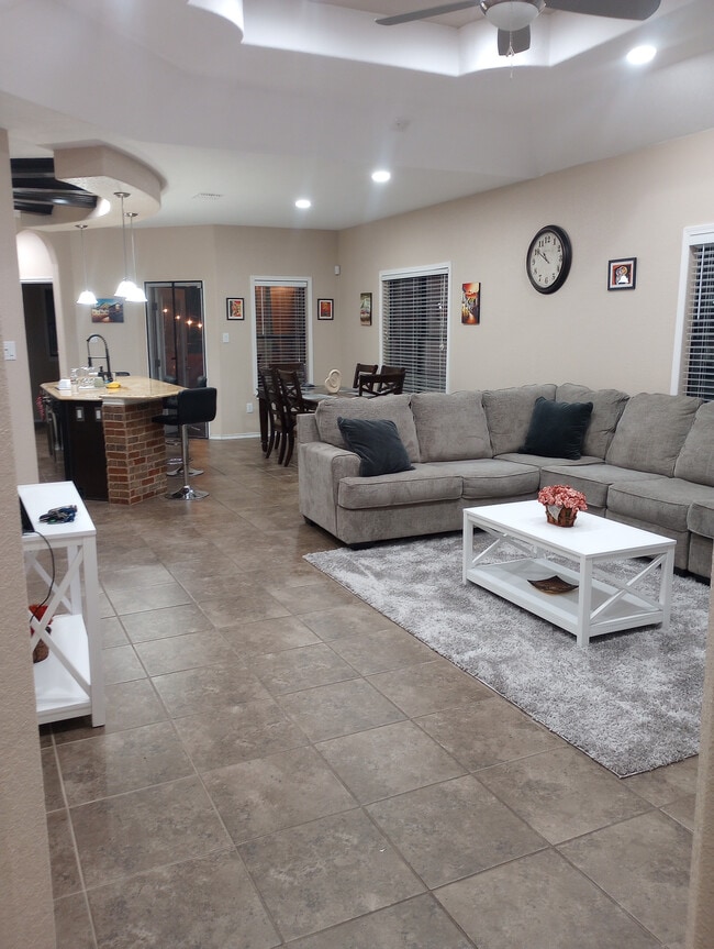 Photo - Room in House on Arabian King