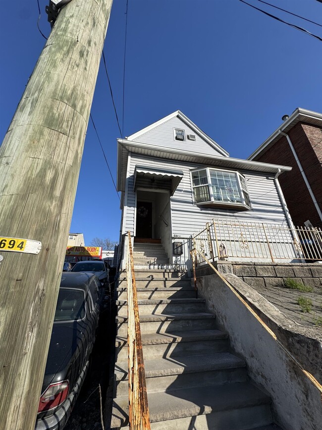 Building Photo - 8906 Tonnelle Ave