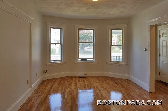 Photo - 381 Crescent St Unit 1