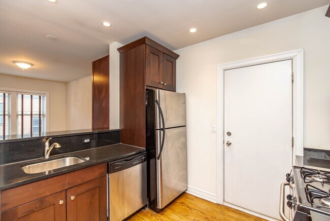 Photo - 3816 N Sheffield Ave Unit 2W