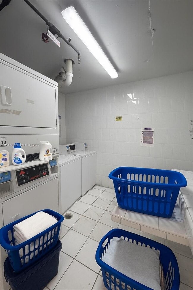 Photo - 666 W 81st St Unit 325