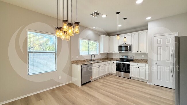 Photo - 1184 E Boston St