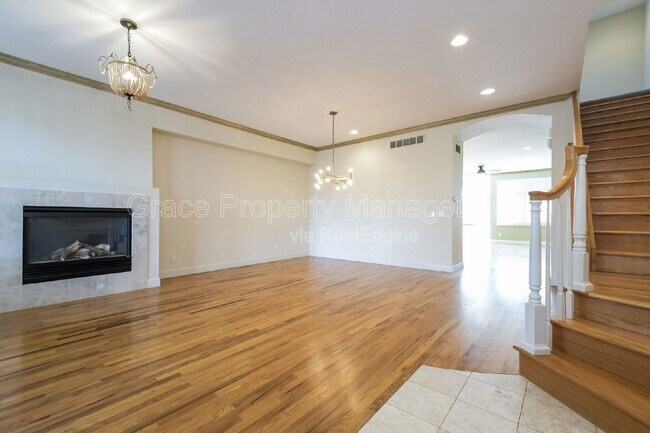 Photo - 566 Josephine St