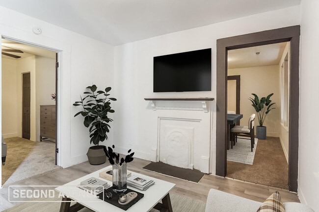 Photo - 1709 1st St S