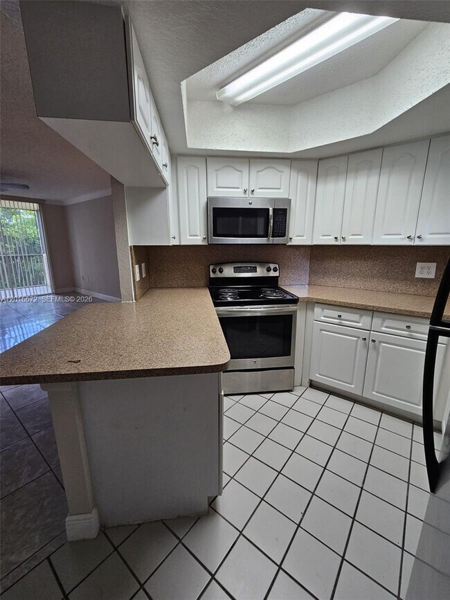 Photo - 8245 Lake Dr Unidad 401