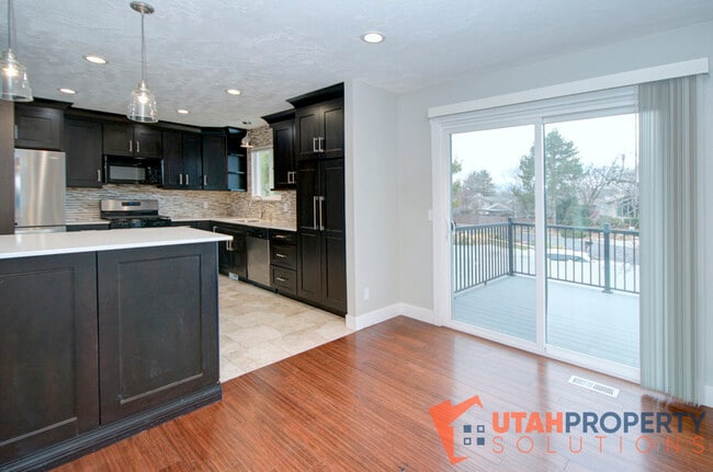 Photo - 9852 Pinehurst Dr