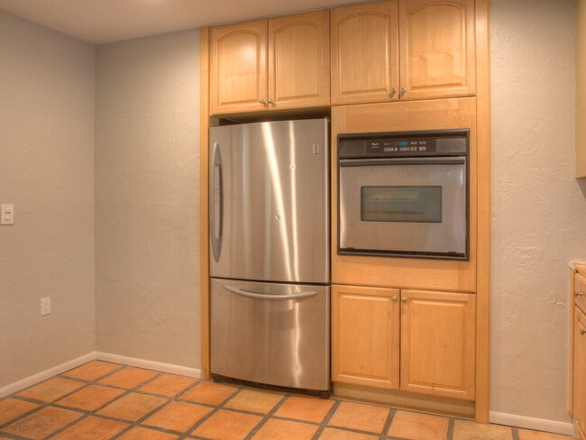 Photo - 9506 Burlington Pl