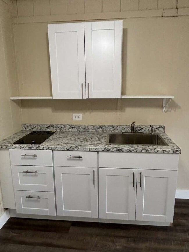 Photo - 1120 Union St S