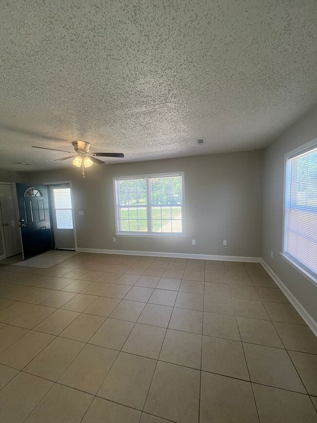 Photo - 490 State Rd S-42-2289