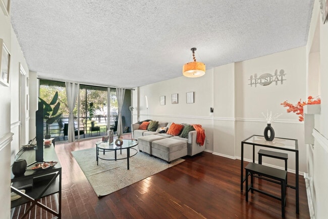 Photo - 113 Royal Pk Dr Unit 2C