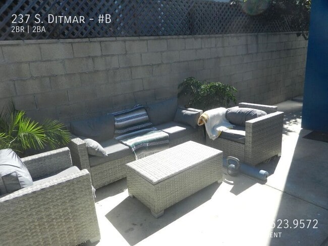 Building Photo - 237 S. Ditmar-#B Unit #B