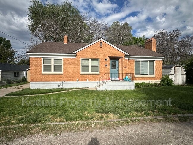 Building Photo - 897 Orchard Ave