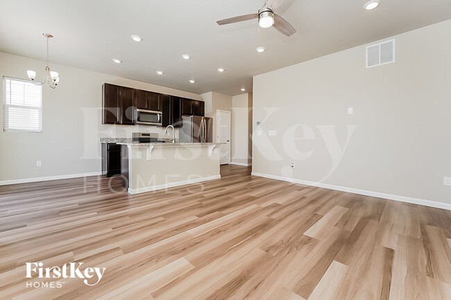 Photo - 1902 Villageview Ln