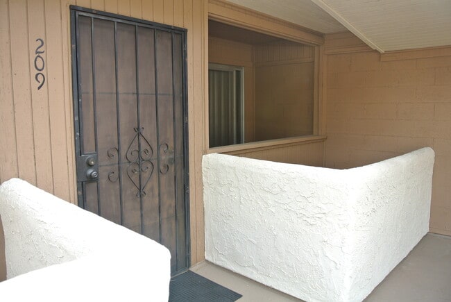 Photo - Palm Springs Villas - One Bedroom Condo