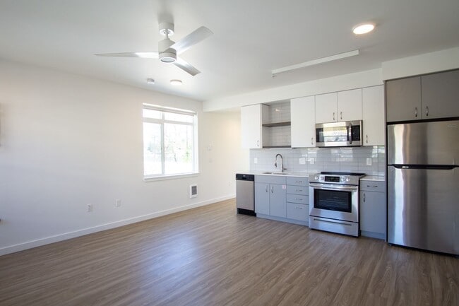Building Photo - Spacious 1-Bedroom w/Condo-Grade Finishes + Balcony! Unit 203