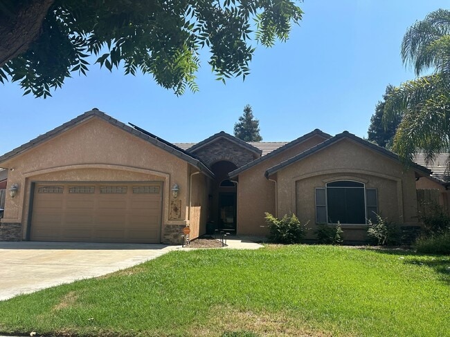 Building Photo - Cozy home in well established neighborhood, close to Annie R. Mitchell Elementary