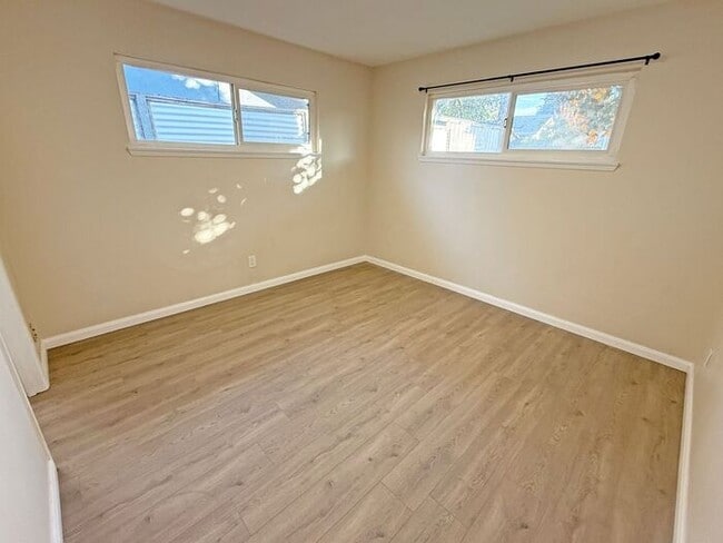 Photo - 1024 Luther Ave