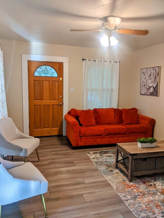 Living room - 60 Foss St