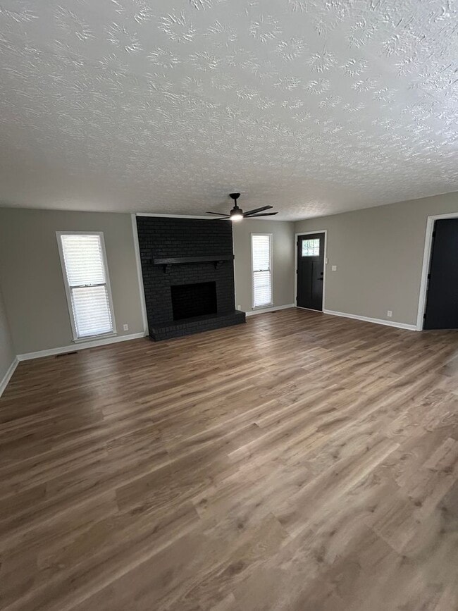 Photo - 1443 Daniel Rd