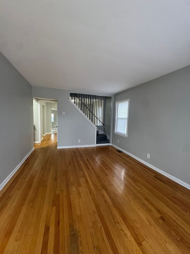 Photo - 3 Bedroom 2 Bathroom House in Calumet City !!!! A MUST SEE!