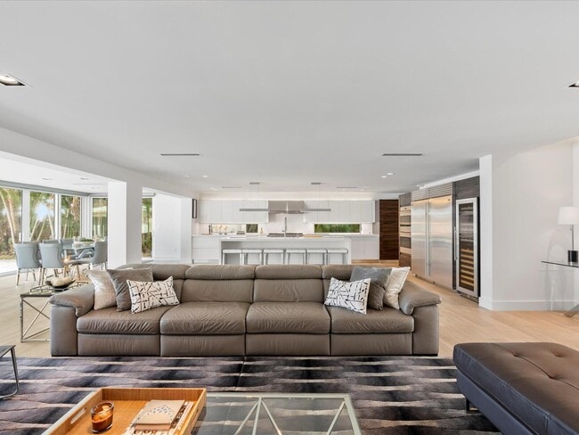 Photo - 714 S Lake Dr