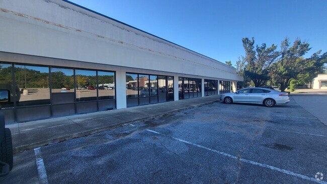 Building Photo - 6001 Bartlett Center Dr Unit 1 & 2 Rental