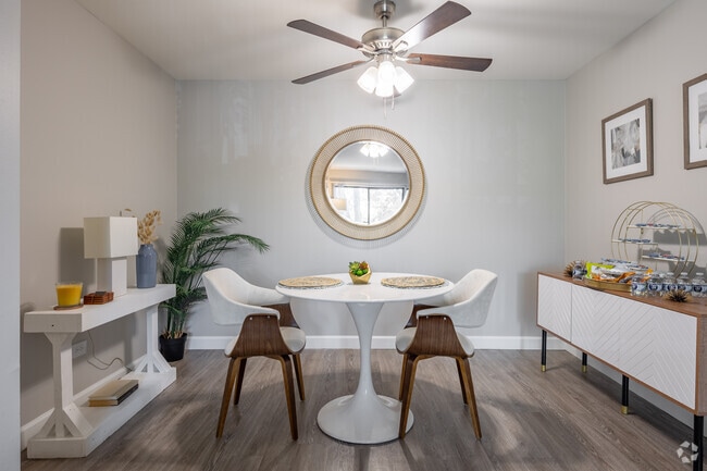 2HAB, 1BA - 950 ft² - The Clayson