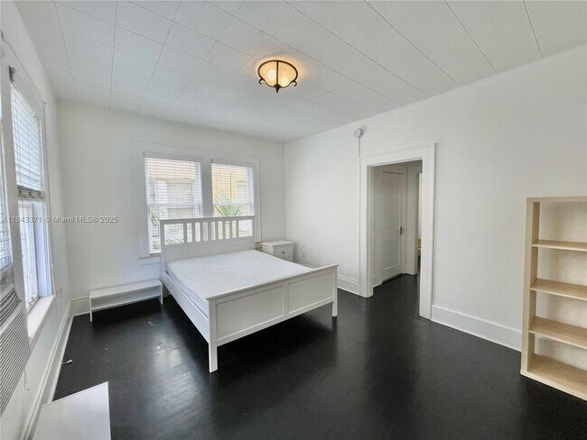 Photo - 124 Mendoza Ave Unit 11